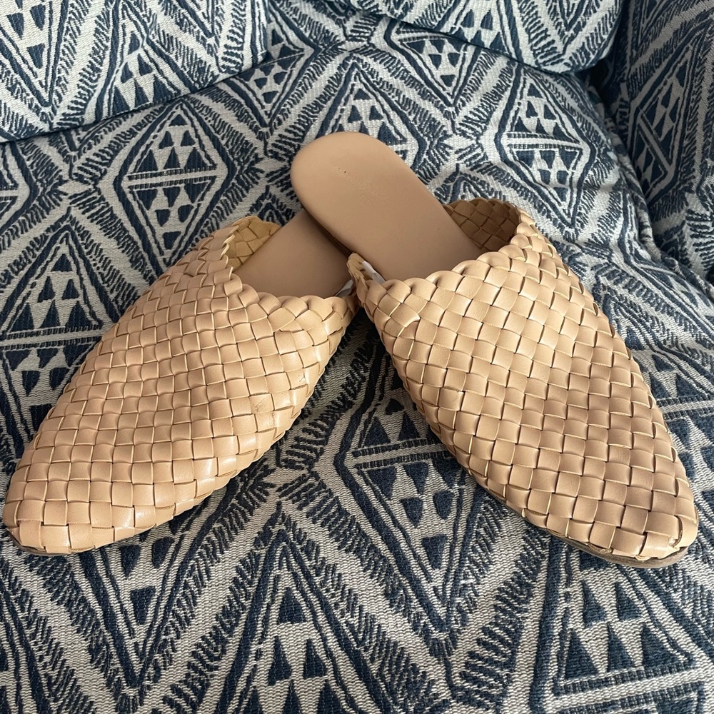 Universal Thread Tan Woven Mules, 11